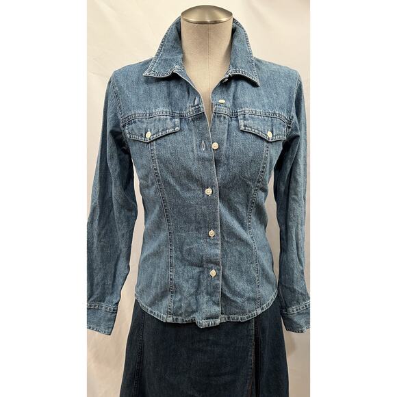 GAP 100% Cotton Blue Jean Buttoned Denim Shirt (36" W x 22" L) Pockets Size S - Picture 1 of 8